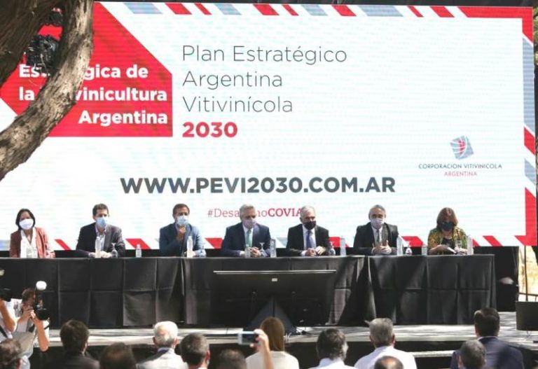 Se realizó el Desayuno Coviar donde trataron junto a Alberto Fernandez el Plan Estratégico Vitivinícola al 2030 Se realizó el Desayuno Coviar donde trataron junto a Alberto Fernandez el Plan Estratégico Vitivinícola al 2030